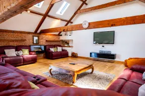 Hobland Barn - Image 3