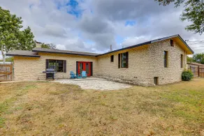 < 1 Mi to Dtwn: Home w/ Fenced Yard in Boerne! - Image 3