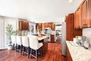 Stylish 4BR retreat with pool & year-round hot tub - Image 4