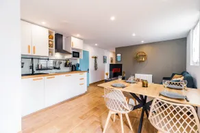 The Bright Apartment_3 Bedrooms_Parking - Image 5