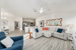 Captain's Cottage - 3/2 w/ POOL & Golf Cart - Image 3