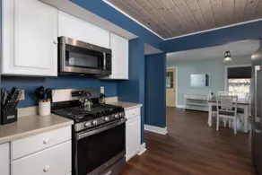 Cozy Cottage on Main - Image 4