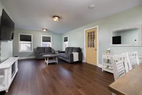 Cozy Cottage on Main - Image 2