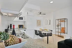 Centrally located Boutique Suite - Downtown Area - Image 3