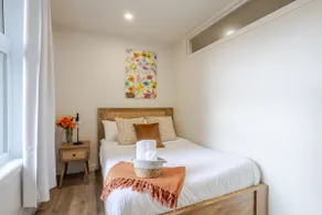 Fantastic & Spacious 3BR in NDG MTL - Image 4
