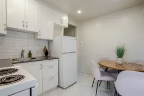 The Uptown Retreat|Stylish 3BR in NDG - Image 3