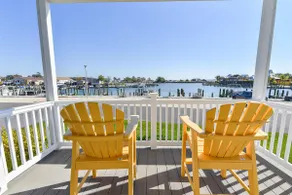 Stunning-waterfront, beach, pools, family fun & pets! - Image 2