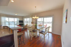 Stunning-waterfront, beach, pools, family fun & pets! - Image 4