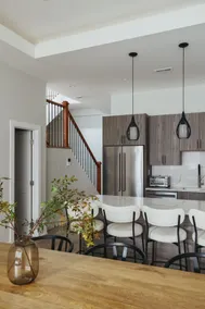Luxury Gold Coast Penthouse with Deck & Views - Image 4