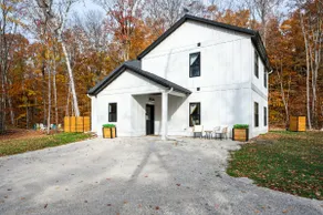 Pet-Friendly Modern Retreat · Woods · Ellison Bay - Image 5