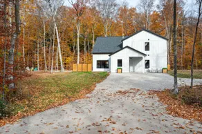 Pet-Friendly Modern Retreat · Woods · Ellison Bay - Image 4