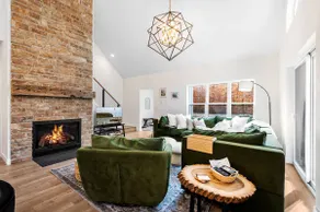 Pet-Friendly Modern Retreat · Woods · Ellison Bay - Image 2
