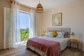 Balconies-Town-Pool-300Mb-Quiet-2bed-2bath - Image 2