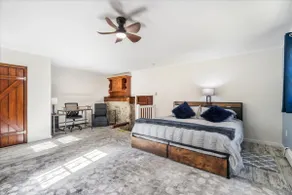 Highland Lakes Cabin | Huge Yard • Sleeps 8 - Image 3