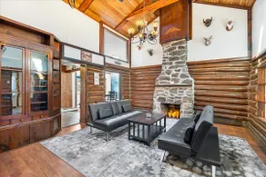 Highland Lakes Cabin | Huge Yard • Sleeps 8 - Image 4