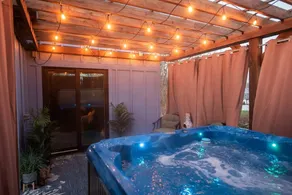 The Driftless Blue Villa ~ Hot Tub & Fireplace - Image 2