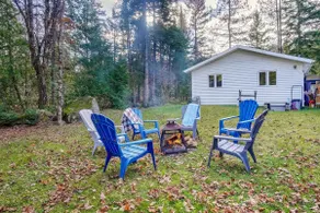 Spa & Lake Access | Chalet au Ptit Bonheur - Image 3