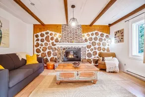 Spa & Lake Access | Chalet au Ptit Bonheur - Image 5