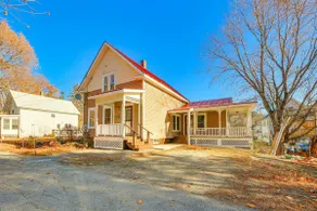 18 Mi to Skiing: Colorful Home in Springfield! - Image 3