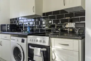 Apartment - Private bathroom - Image 3