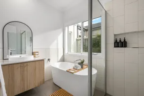 3BR Light-filled Retreat Mt Duneed - Image 5