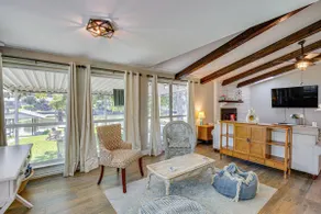 Waterfront Retreat w/ Hot Tub in Gun Barrel City! - Image 5