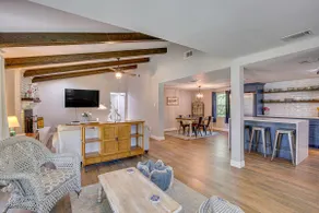 Waterfront Retreat w/ Hot Tub in Gun Barrel City! - Image 3