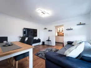 Sunny Vacation Rental - Image 2