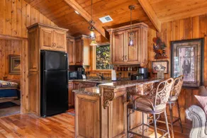 The Cabin at Rock Canyon - Image 4