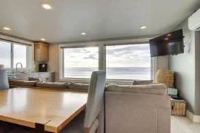 Oceanside Inn #4: Storm Rock - Image 3