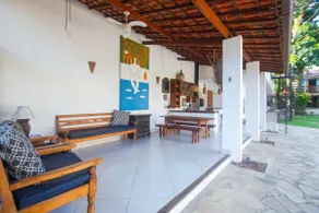 Island retreat: 7 bedrooms, pool and barbecue area - Image 3
