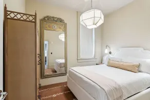 The Magazine Suite: Trendy Living in the Heart of - Image 5
