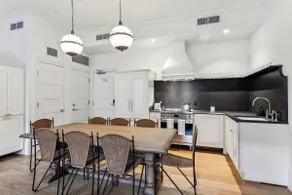 The Magazine Suite: Trendy Living in the Heart of - Image 3