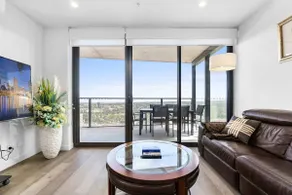 Adelaide CBD Oasis - Level 25 - 2BR - Free Parking - Image 5