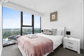 Adelaide CBD Oasis - Level 25 - 2BR - Free Parking - Image 4