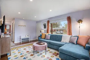 Funky Home with large backyard, Fire Pit - Image 5