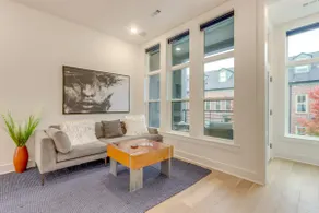 Near Downtown: Luxury Townhome in Bentonville! - Image 5