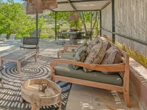 Private Villa in the Heart of the Hemel en Aarde - Image 5