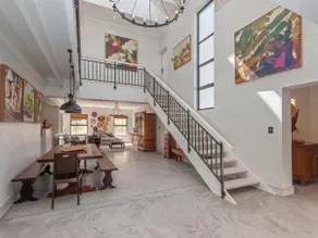 Private Villa in the Heart of the Hemel en Aarde - Image 3
