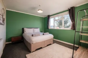 The Eastmount - Stunning 3 bed house - Image 3