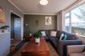 The Eastmount - Stunning 3 bed house - Image 2