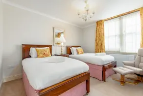 The Windmill Room - 1 min to Old Course - Image 2