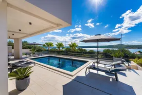 Luxury Villa Spectrum pool 32m2 sauna - Image 3