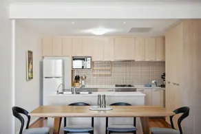 Luxury 2Bedroom Apartment, Central Fremantle - Image 2