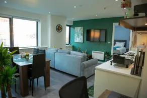 Deluxe-Apartment-Private bathroom-View of the - Image 2