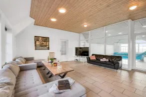 Fantastic Holiday Home With Pool And Spa For 20 People - Image 5
