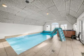 Fantastic Holiday Home With Pool And Spa For 20 People - Image 3