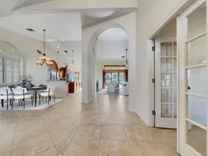 4BR w pool, fire pit, lake view - Image 5