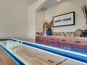 4BR w pool, fire pit, lake view - Image 3