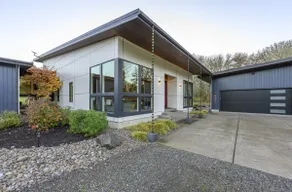 Green Acres - Serene Luxury Wine Country Retreat - Image 5